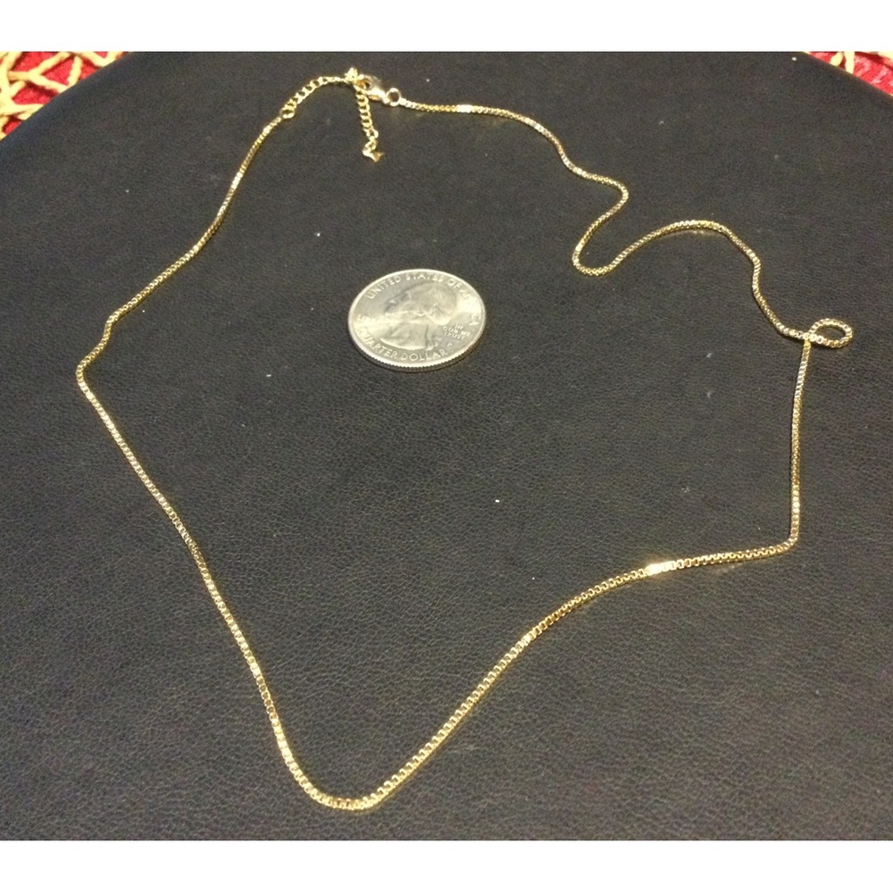 NWOT Gold tone fashion box chain (C573)